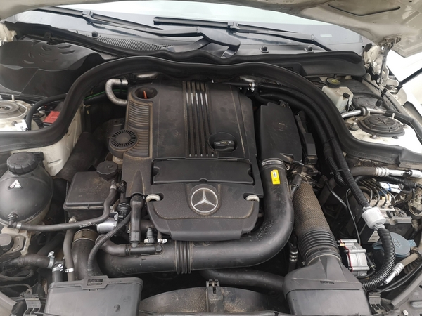 Mercedes e 1.8 CGI - Bezpośredni wtrysk gazu 