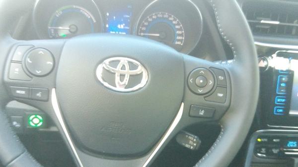 Toyota Auris Hybrid
