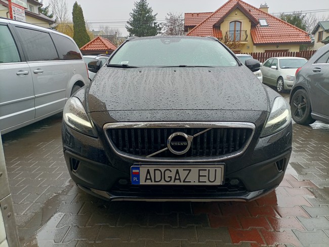 VOLVO V40 T4 2.0 LPG Warszawa