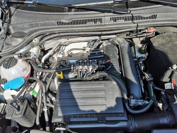 VW Jetta TFSi  - Bezposredni wtrysk gazu 